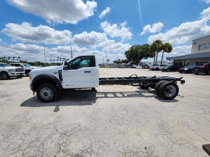 2025 Ford F-550-8