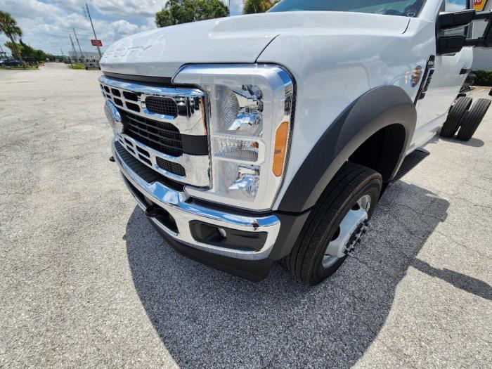 2025 Ford F-550-9