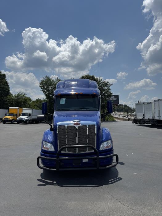 2022 Peterbilt 579-8