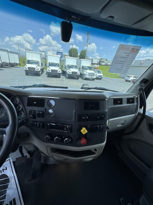 2022 Peterbilt 579-15