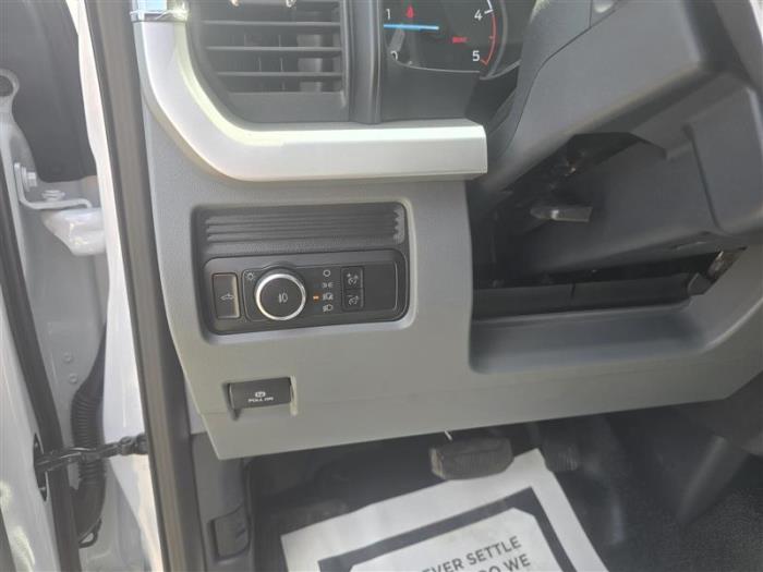 2025 Ford F-550-17