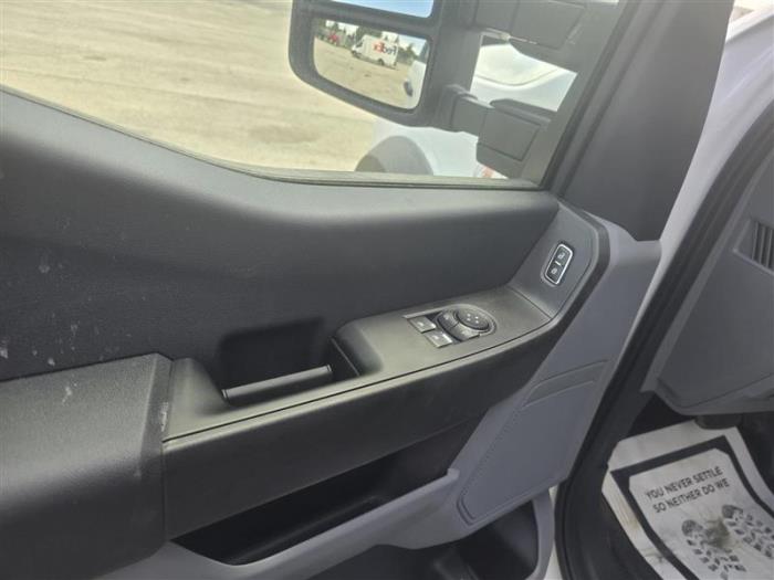 2025 Ford F-550-22