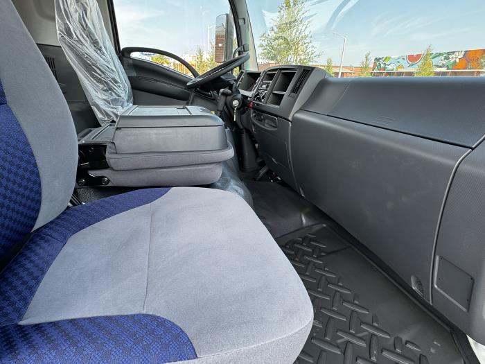 2025 Isuzu FTR-8