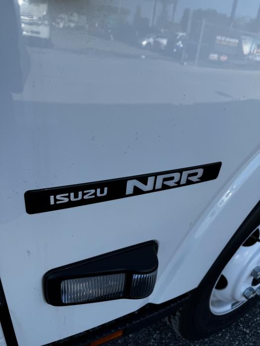 2025 Isuzu NRR-9