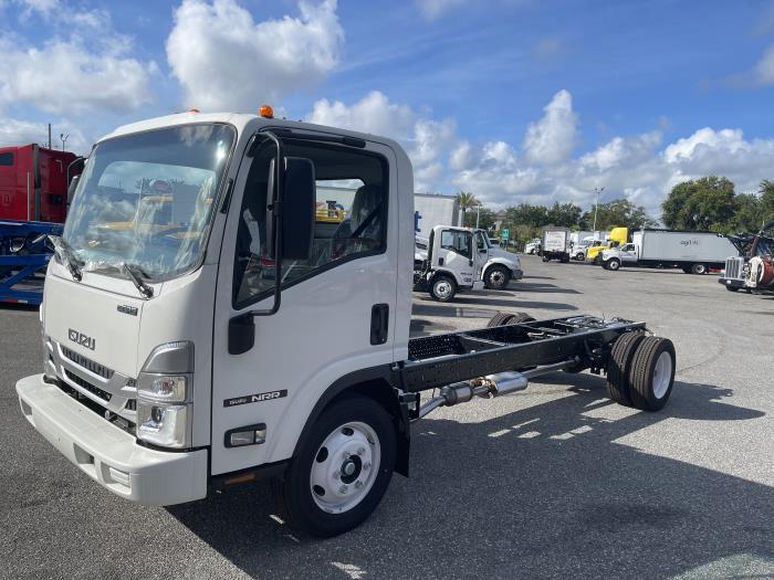2025 Isuzu NRR-2