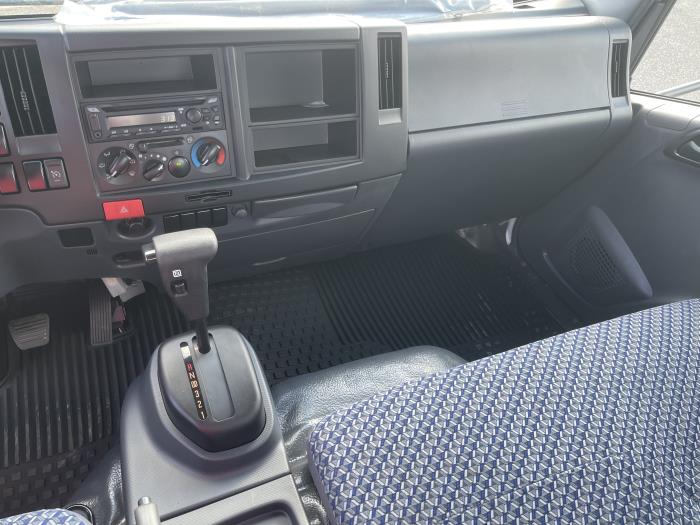 2025 Isuzu NRR-7