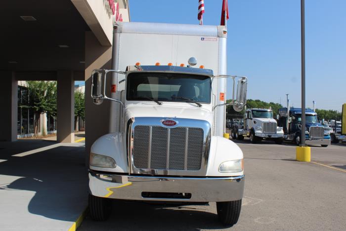 2016 Peterbilt 337-2