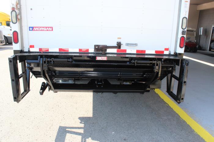2016 Peterbilt 337-6