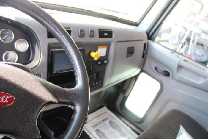 2016 Peterbilt 337-13