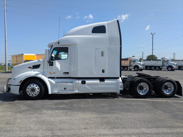 2022 Peterbilt 579-2