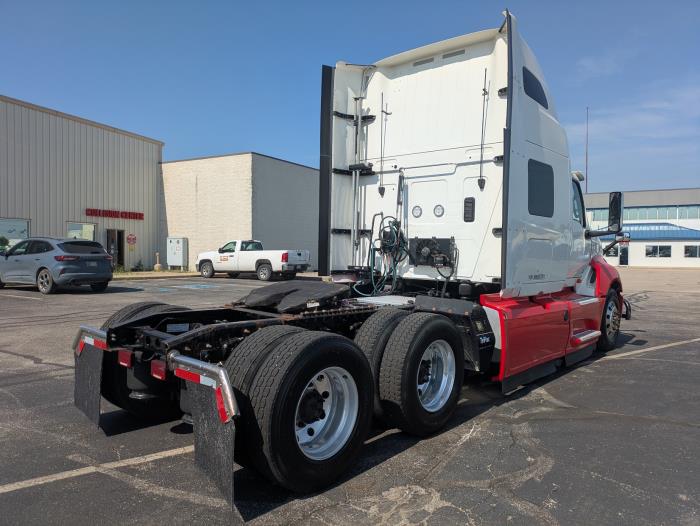 2022 International LT625-8