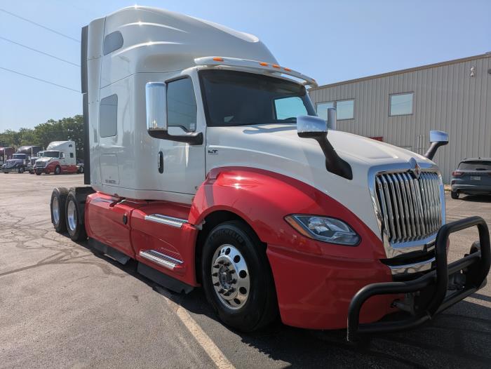 2022 International LT625-4