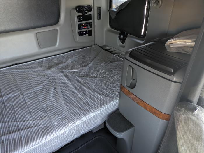 2022 International LT625-16