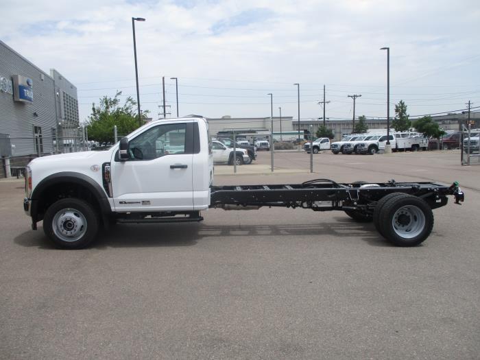 2025 Ford F-550-2