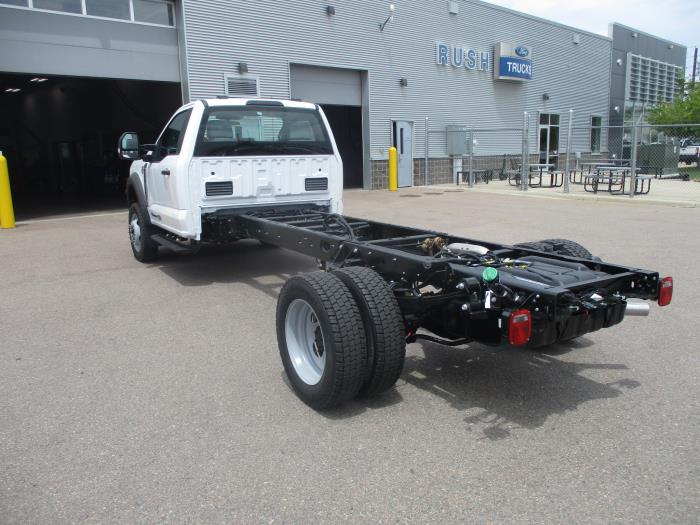 2025 Ford F-550-3