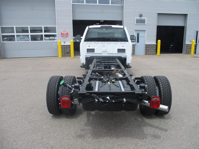 2025 Ford F-550-4