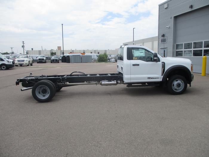 2025 Ford F-550-6
