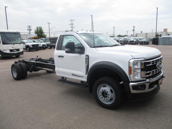 2025 Ford F-550-7
