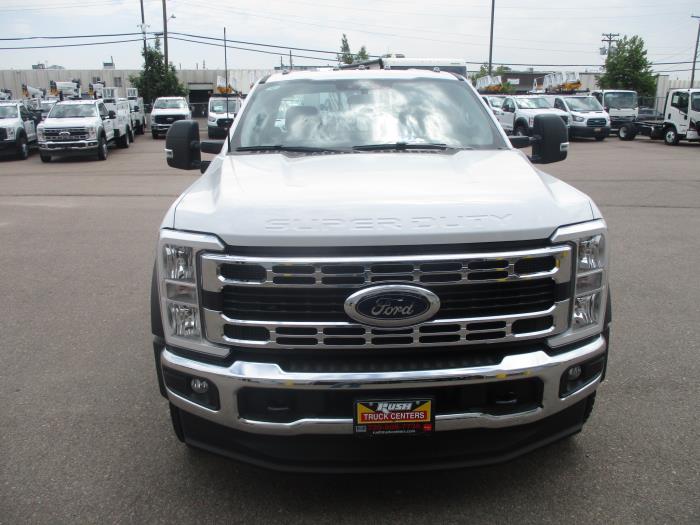 2025 Ford F-550-8