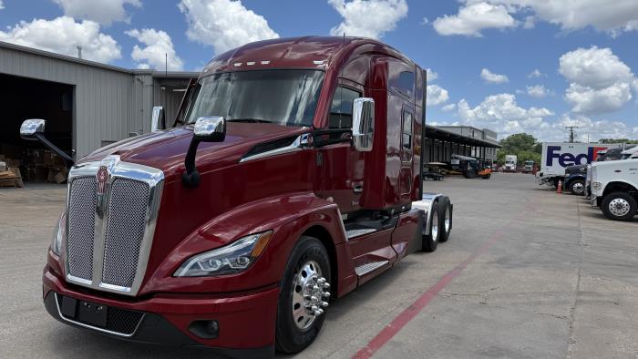 2024 Kenworth T680-2