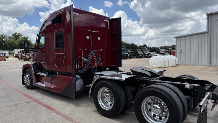 2024 Kenworth T680-8