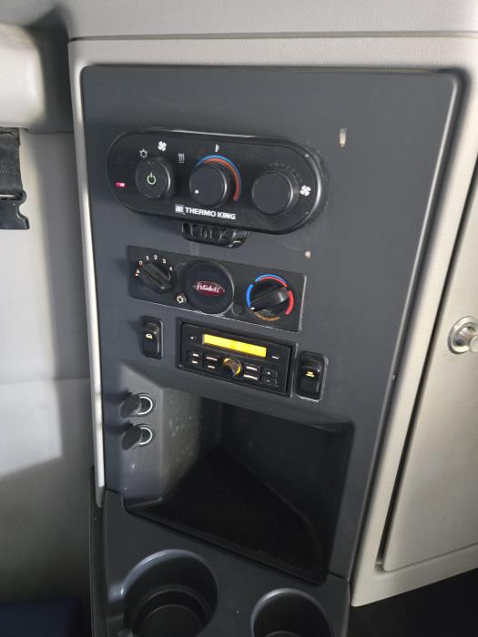 2022 Peterbilt 579-4