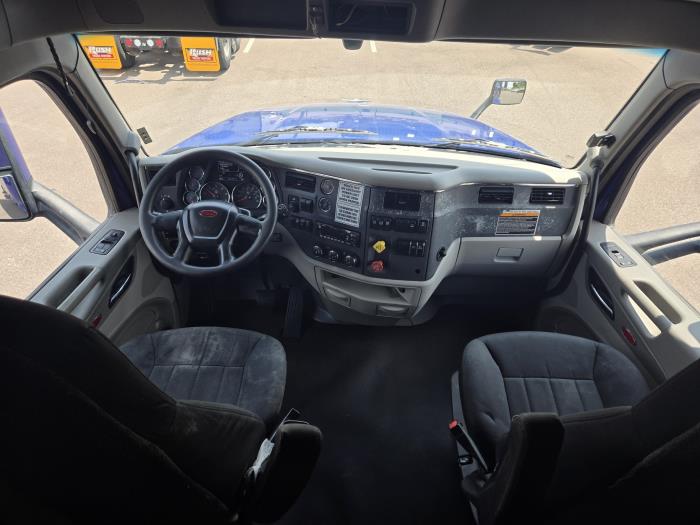 2022 Peterbilt 579-10