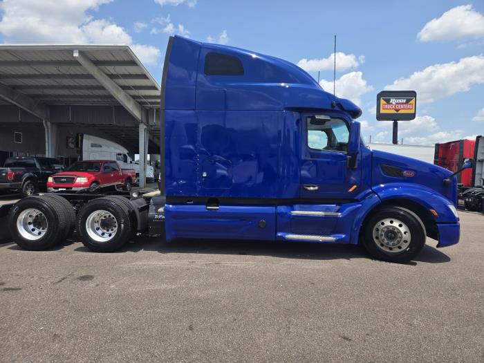 2022 Peterbilt 579-17