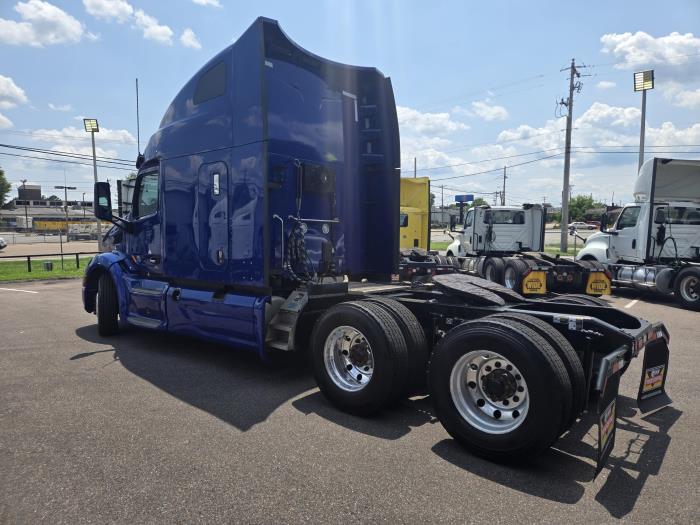 2022 Peterbilt 579-28
