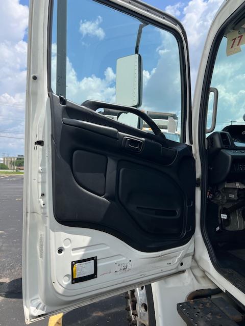 2019 Hino 268A-14