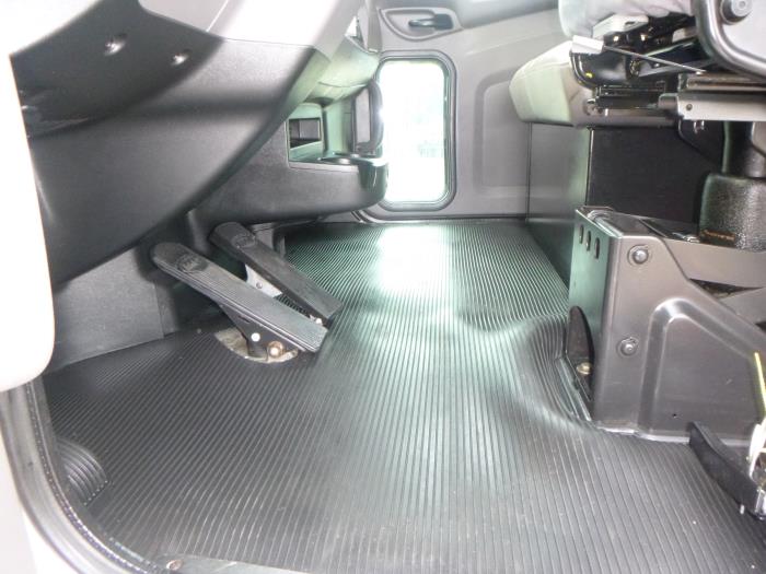 2020 Peterbilt 337-20