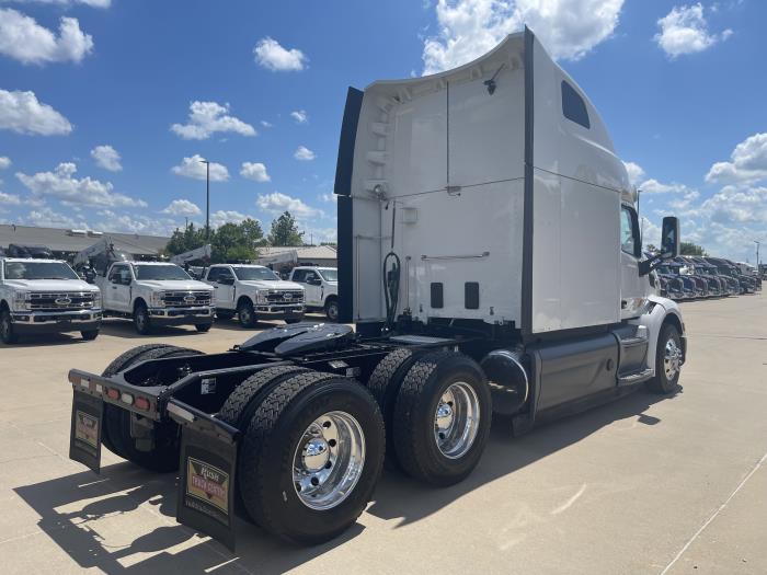 2021 Peterbilt 579-8