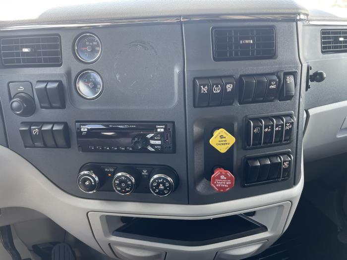 2021 Peterbilt 579-16