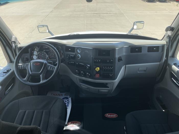 2021 Peterbilt 579-26
