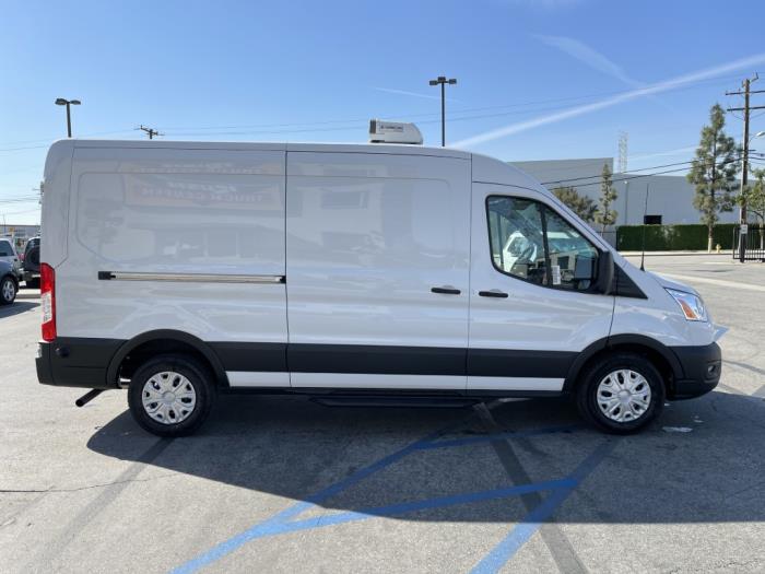2025 Ford Transit-250-4