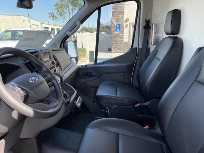 2025 Ford Transit-250-15