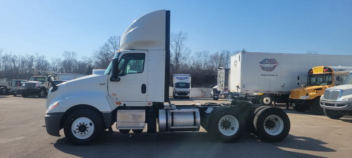 2021 International LT625-1