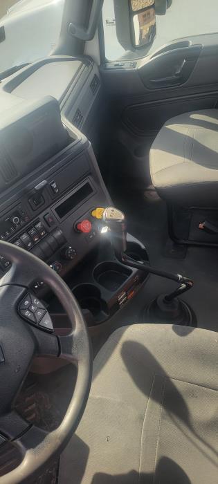 2021 International LT625-4