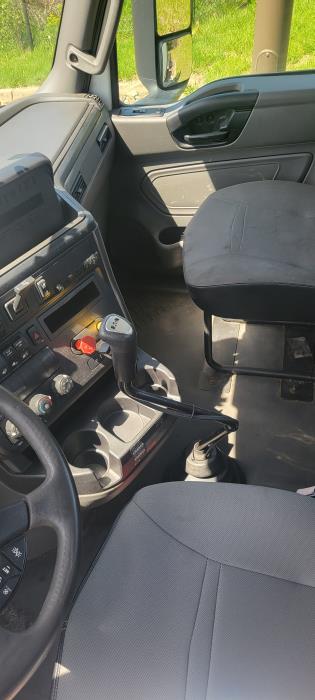 2020 International LT625-8