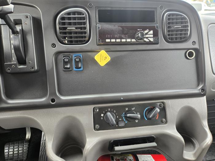 2018 Freightliner Business Class M2 106-3