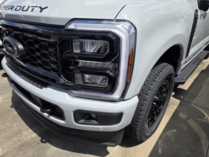 2025 Ford F-250-5