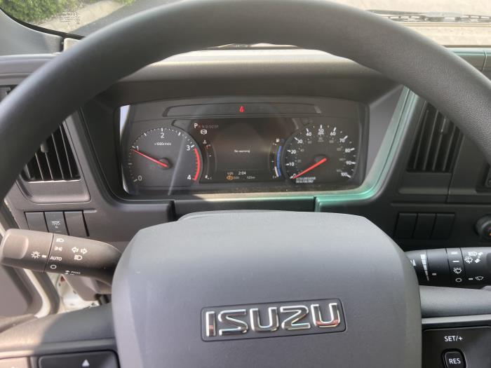 2025 Isuzu NPR-XD-16