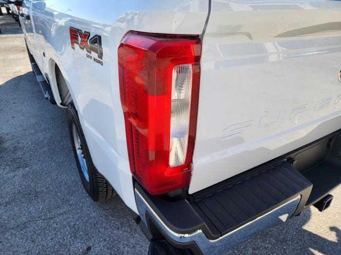 2025 Ford F-250-13