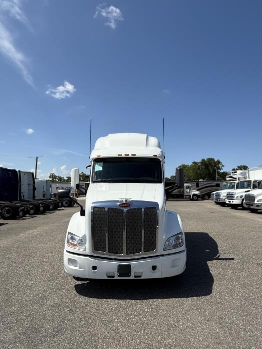 2022 Peterbilt 579-8