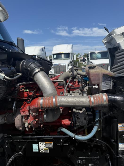 2022 Peterbilt 579-28