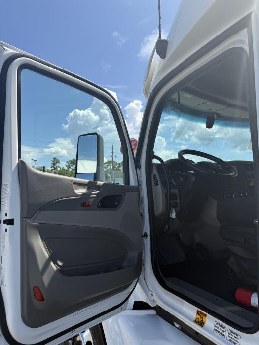 2022 Peterbilt 579-10