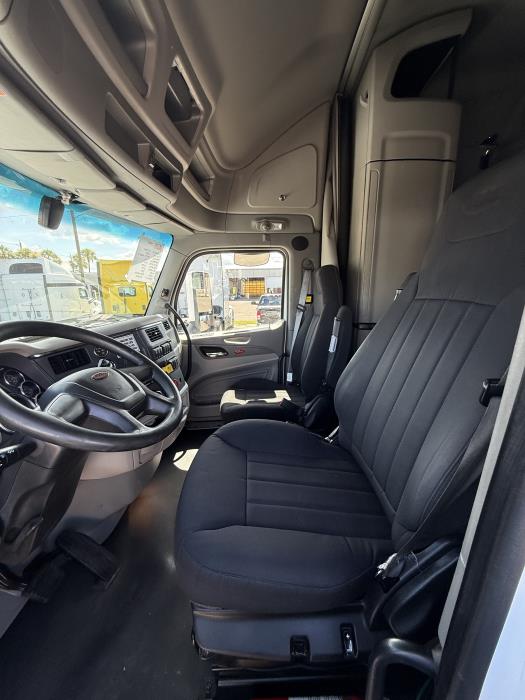 2022 Peterbilt 579-11
