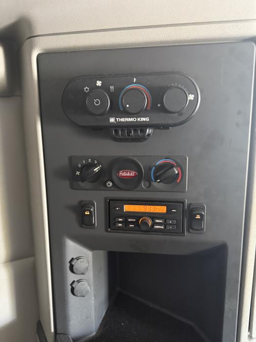 2022 Peterbilt 579-18