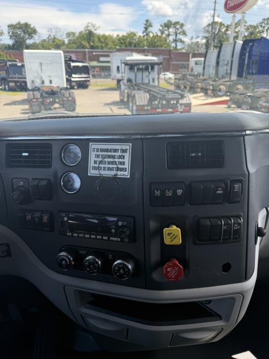 2022 Peterbilt 579-22