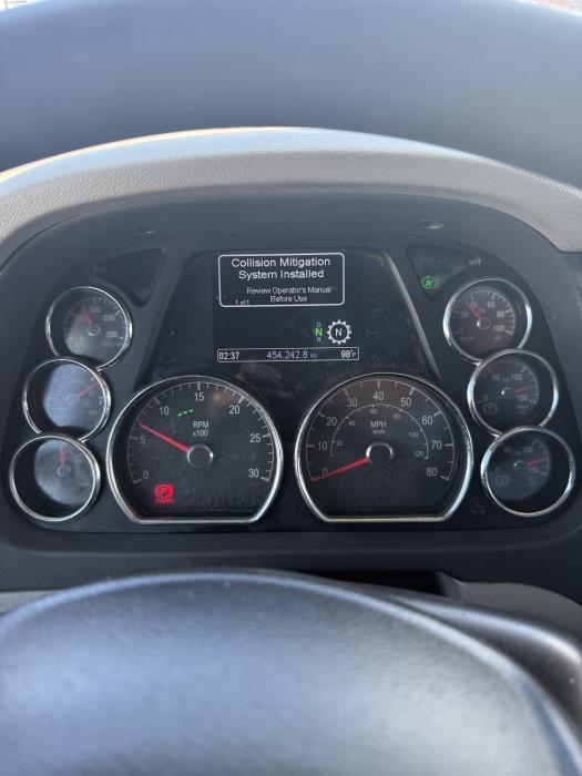 2022 Peterbilt 579-24